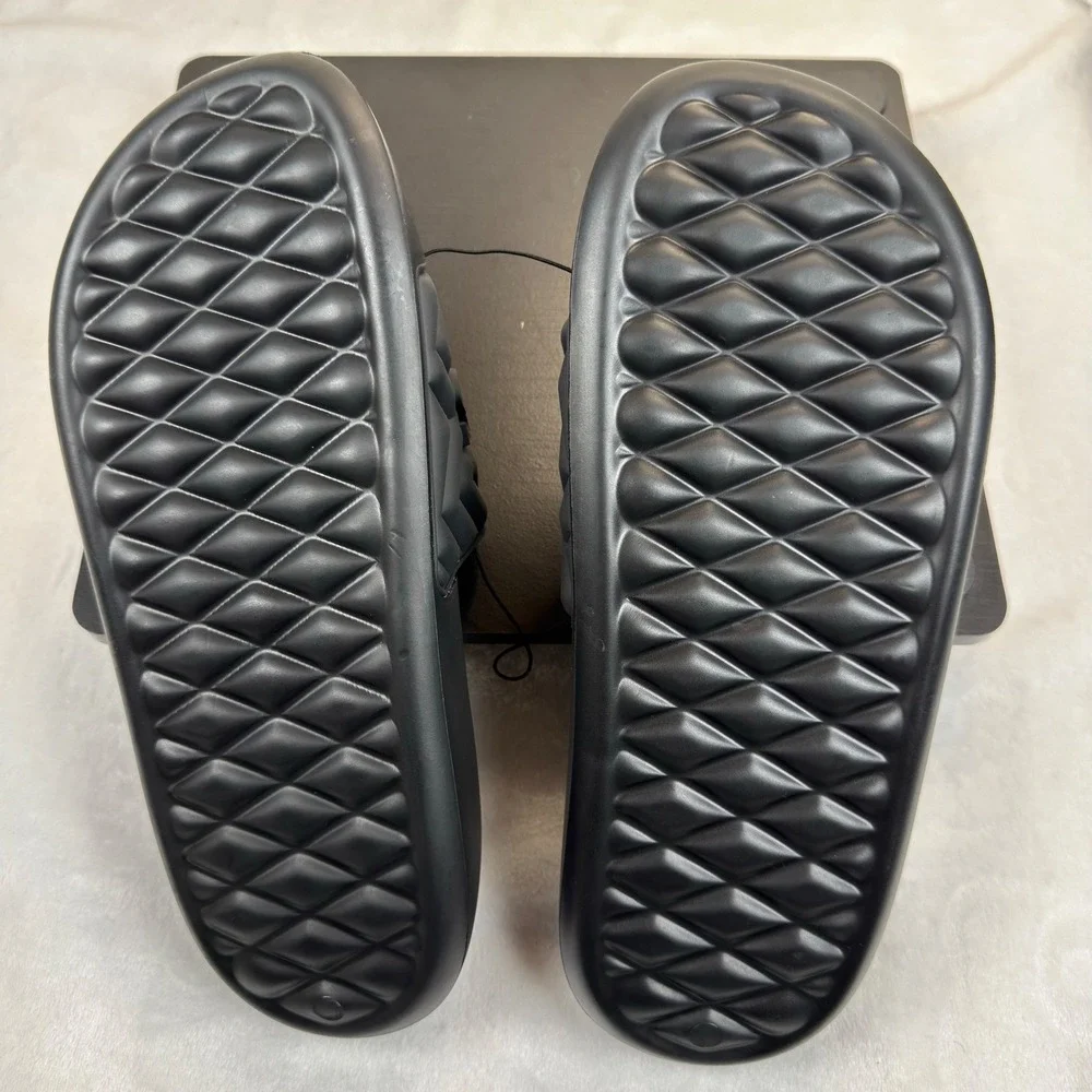 Guess GMSYLVAR-R Mens Quilted Black Logo Slide Sandals Chevron Size 11M NWOB